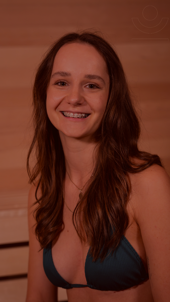 WeBorn hat ausgebildete Guides für die Sauna und das Eisbad. Diese kennen sich bestens in der Hitze- und Kälteanwendung aus.